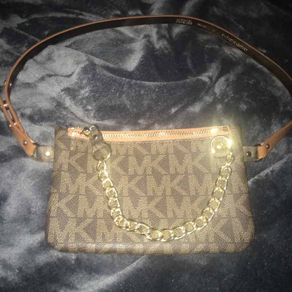 Michael Kors Fanny Belt - Picture 2 of 6